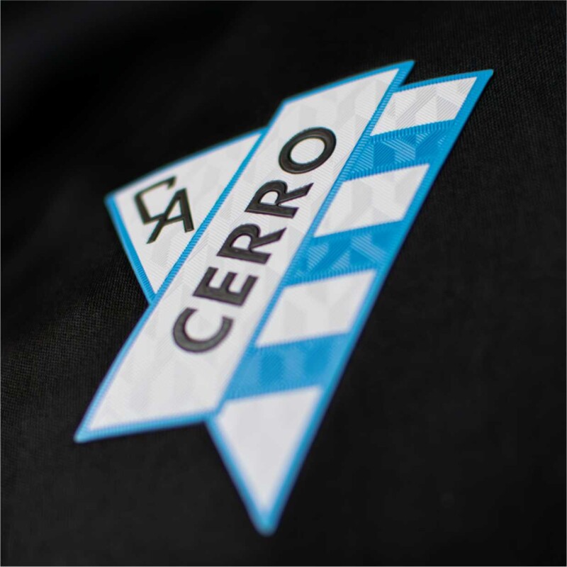 Short Titular Cerro 2026 Short Titular Cerro 2026