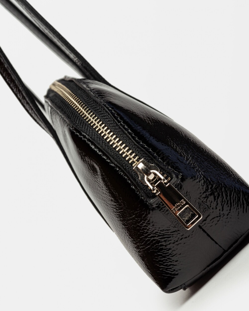 Cartera al hombro Bonnie en cuero charol Negro