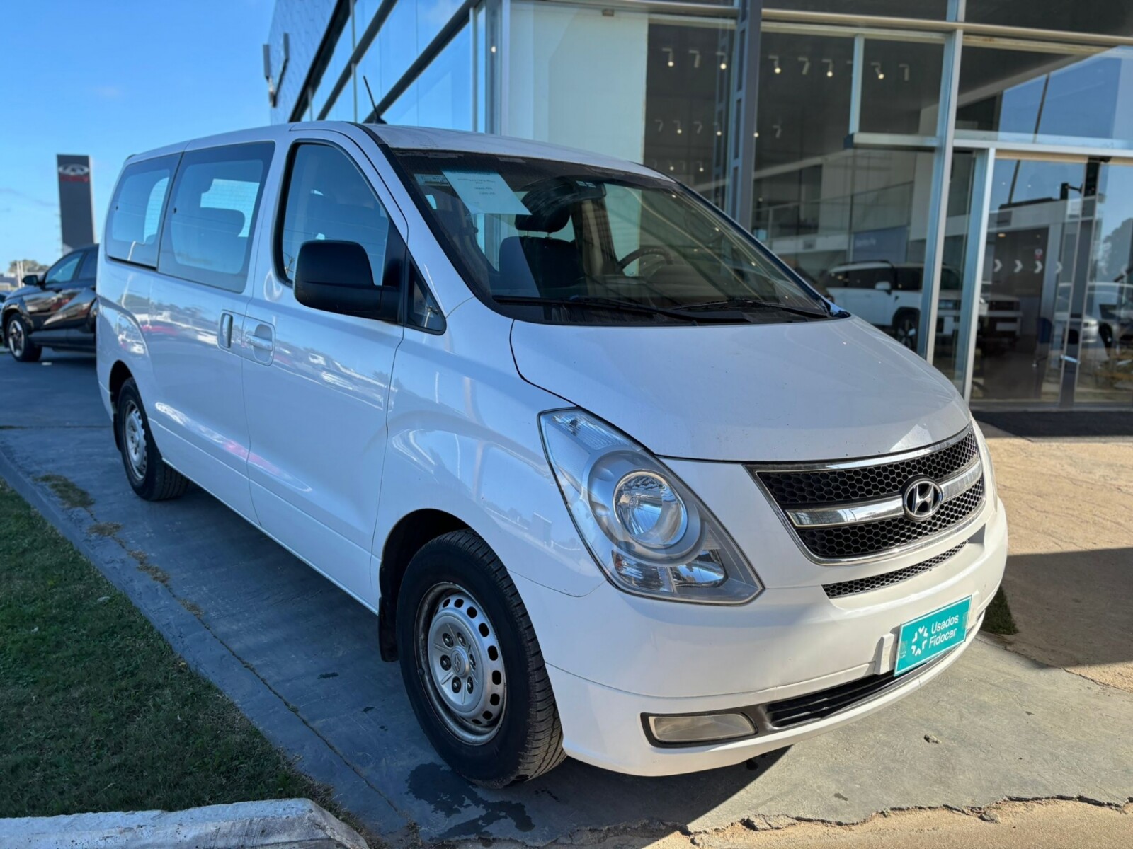 Hyundai H1 12Plz Minibus Diesel - 2014 