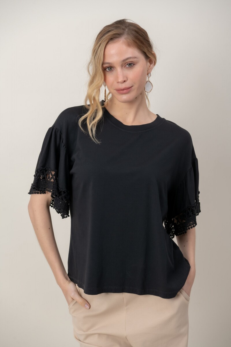 REMERA DHARA - Negro 