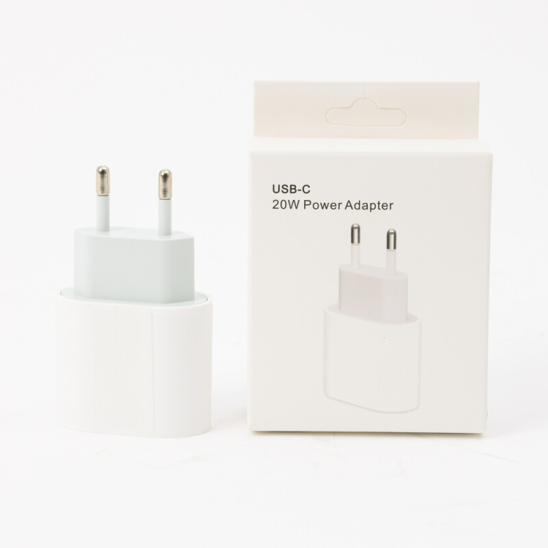 Cargador universal 20w con entrada USB tipo C Cargador universal 20w con entrada USB tipo C