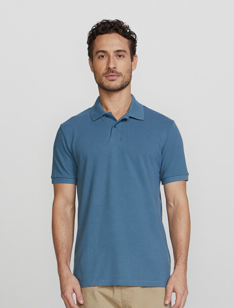 POLO BÁSICA MASCULINA EN TELA PIQUÉ  AZUL ACERO