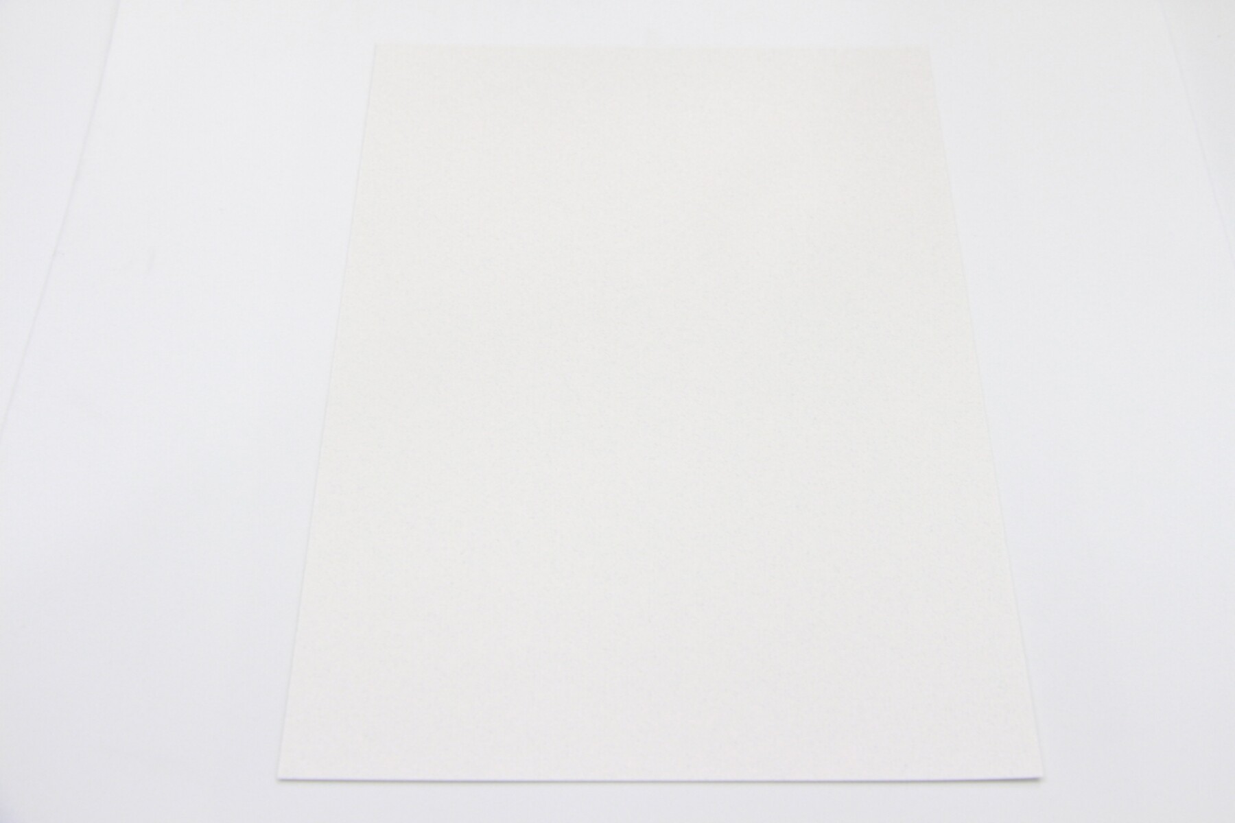 CARTULINA A4 TELADA 200 GRS - COLOR SIMIL CUERO BLANCO 