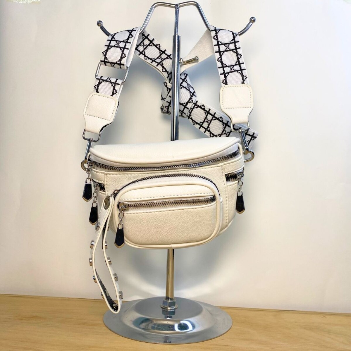 Riñonera Cuerina Rocker Wanna - Blanco 