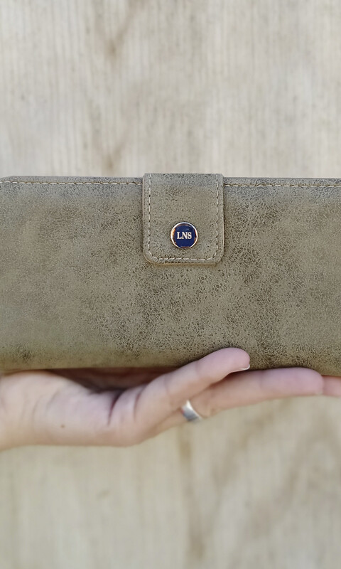 BILLETERA BEGONIA OLIVA