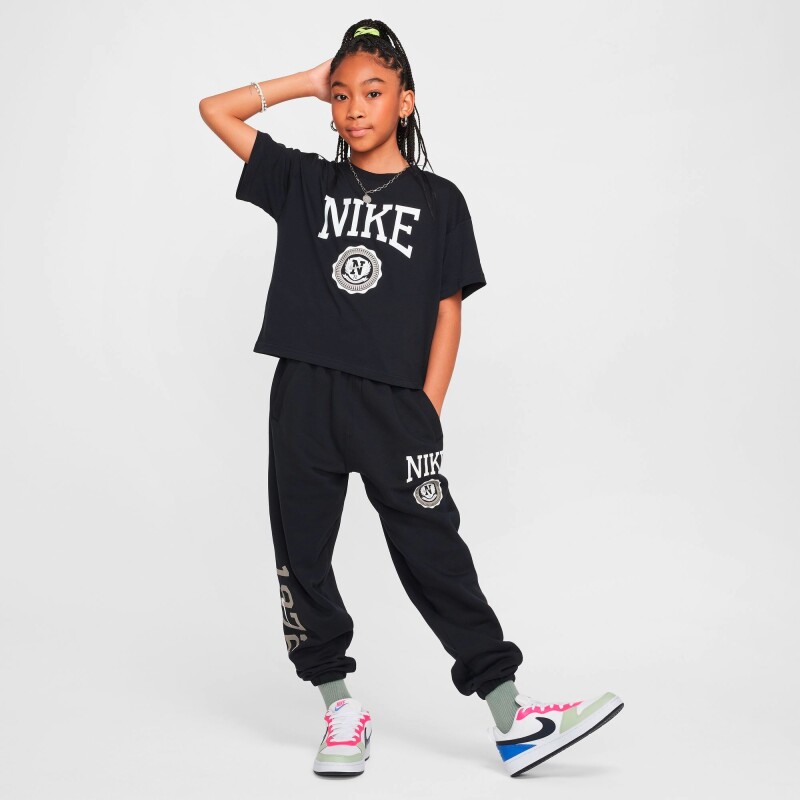 Remera Nike Sportswear de Niños Negro