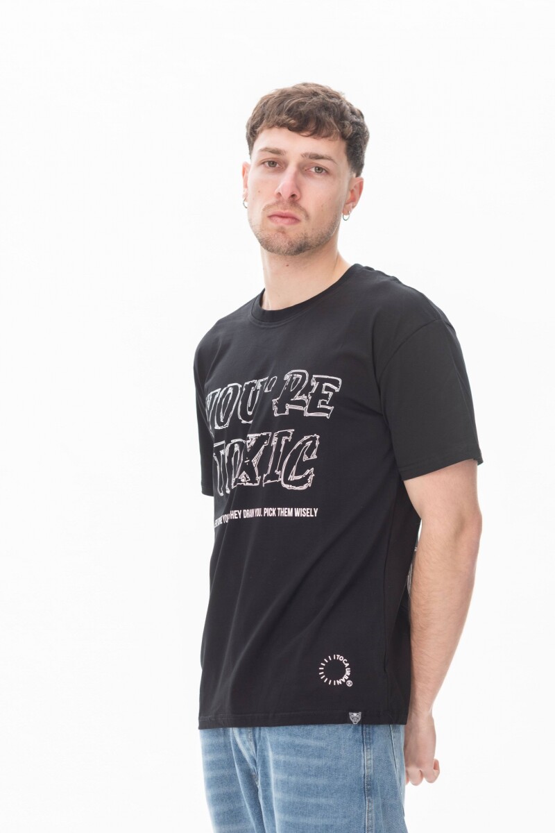 Remera toxic Negro