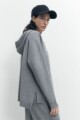 Sweater con capucha gris melange