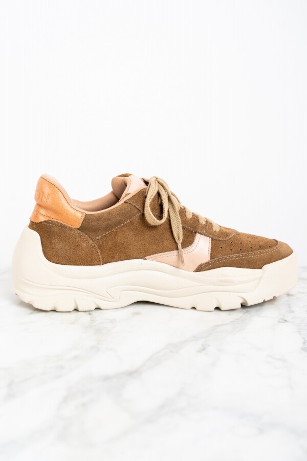 Zapatilla Cuero Combinada Camel