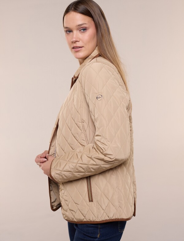 Campera Capitoneada Detalle En Ecocuero BEIGE