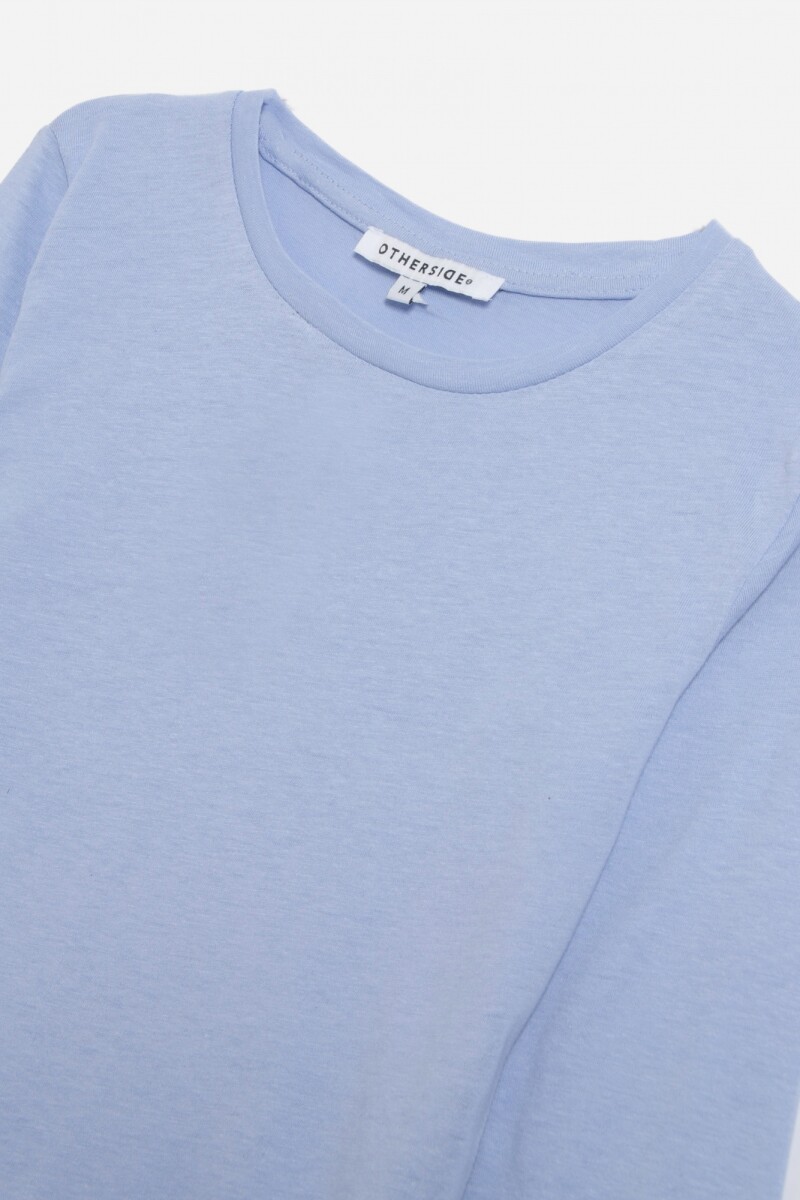 Remera cuello redondo CELESTE