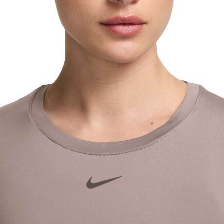 Remera Nike One Classic - Brown Brown