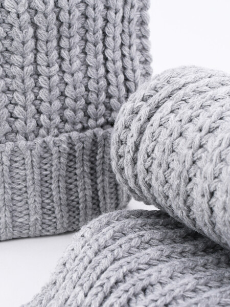 GORRO Y BUFANDA GRIS