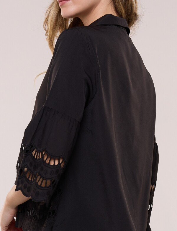 Camisa Con Mangas De Bordado Suizo NEGRO