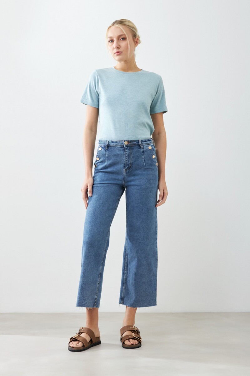 Jean culotte Paulina con botones metálicos jean medio