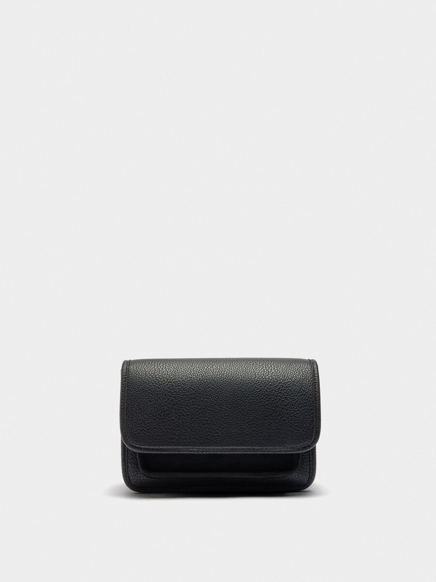 Bolso Bandolera Con Textura Y Solapa negro