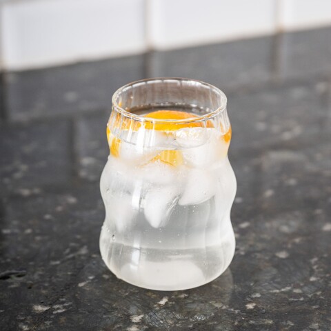 Vaso de vidrio acanalado con ondas 500ml Vaso de vidrio acanalado con ondas 500ml
