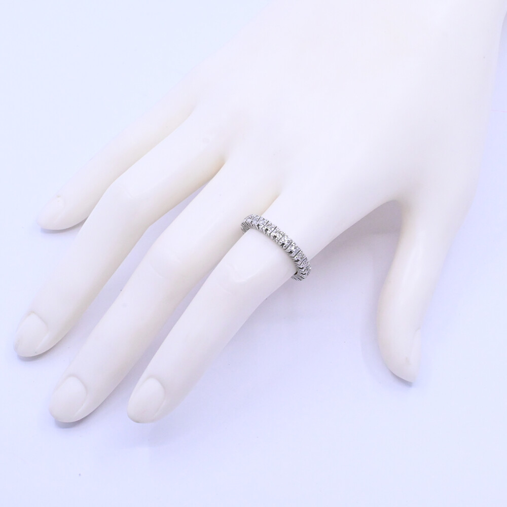 Anillo sin fin oro 18k blanco con brillantes engarce 4 puntas. Anillo sin fin oro 18k blanco con brillantes engarce 4 puntas.