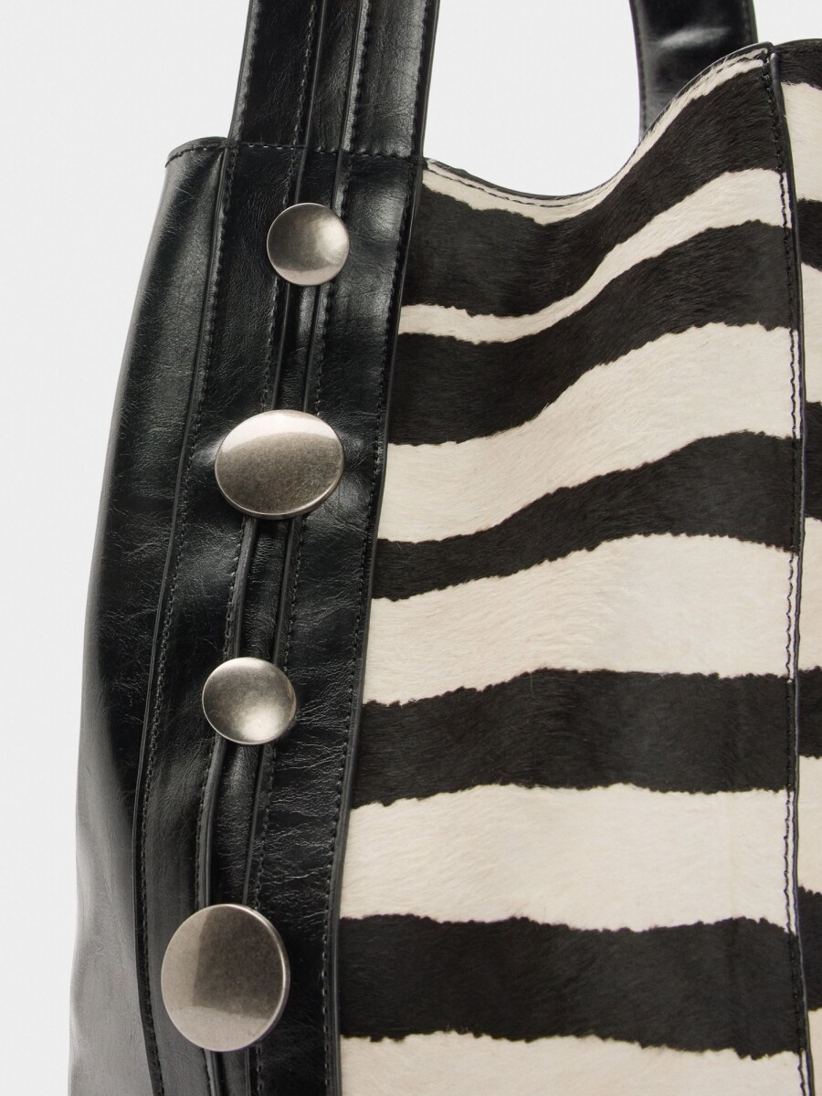 Bolso De Mano Con Detalles De Piel negro
