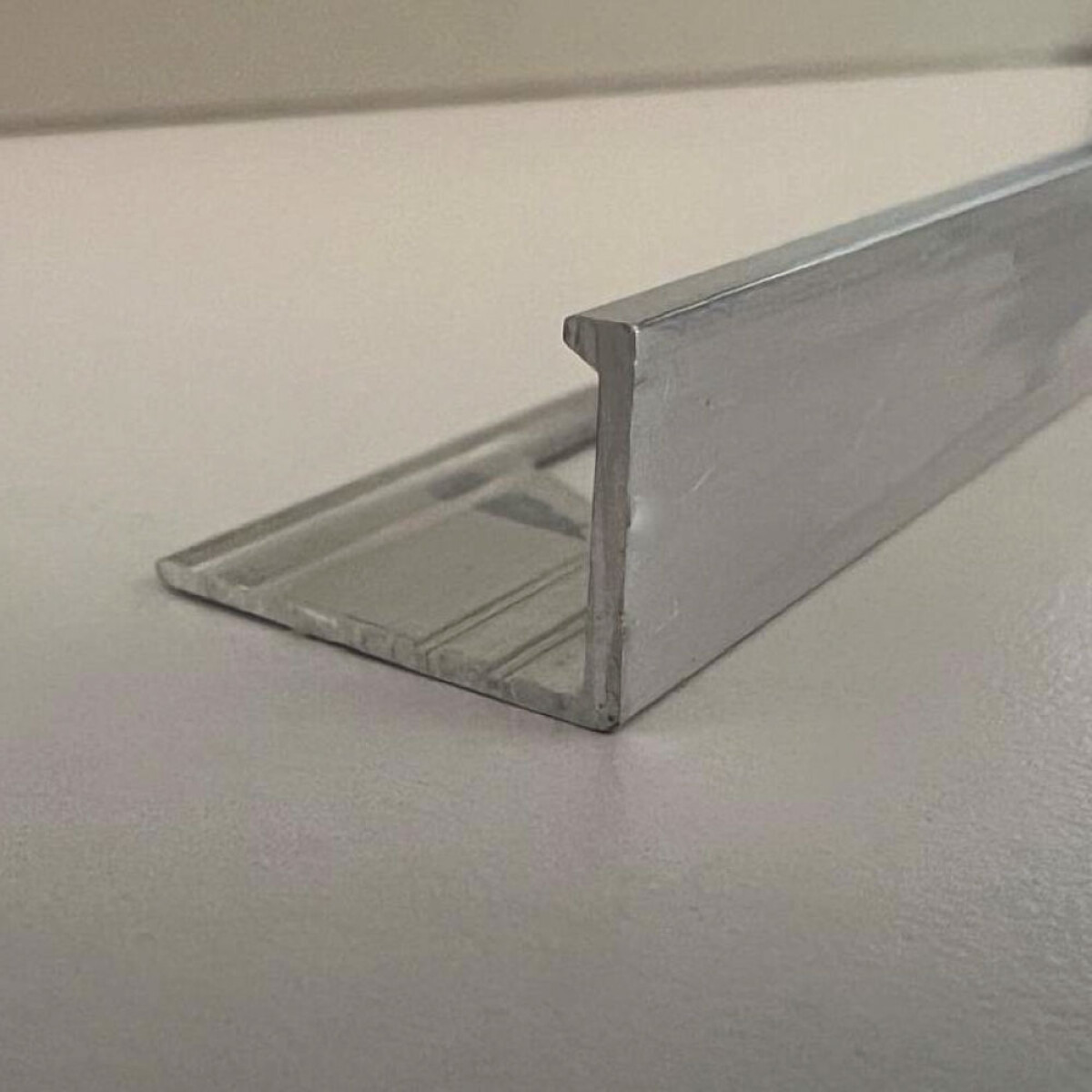 Varilla en L de Aluminio Natural de 12 mm 