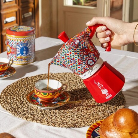 Cafetera Italiana BIALETTI Moka Edición Dolce Gabbana Capacidad 3 Tazas Cafetera Italiana BIALETTI Moka Edición Dolce Gabbana Capacidad 3 Tazas