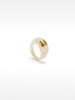 Anillo De Resina Con Detalle Metálico blanco