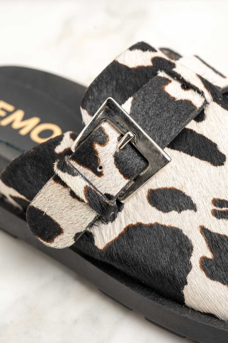 Zueco Cuero Vaca Negro