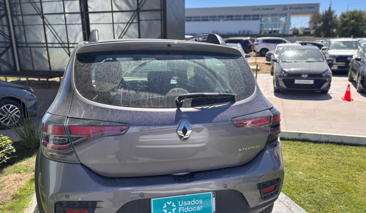 Renault Stepway Intense 1.6 CVT - 2022 Renault Stepway Intense 1.6 CVT - 2022