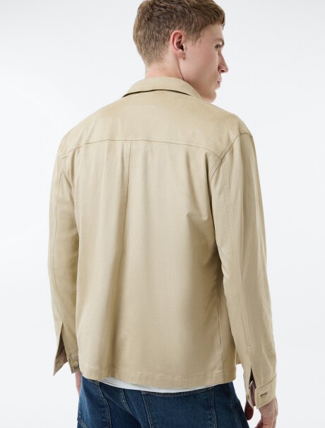 CAMPERA LIGERA DE GAMUZA BEIGE