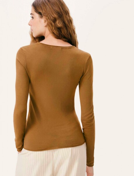 BLUSA DE MANGA LARGA AJUSTADA EN TEJIDO DE PUNTO LIGERO MARRÓN