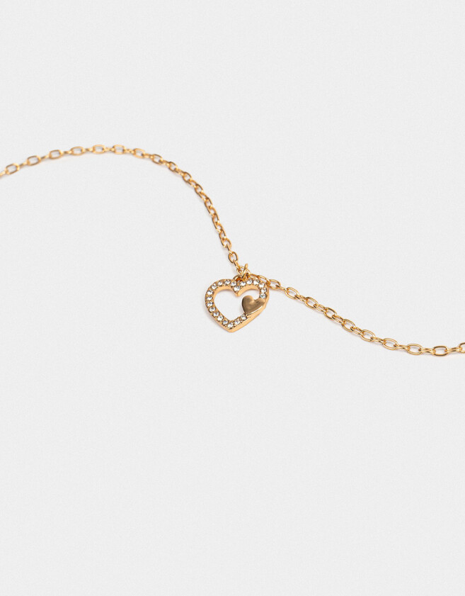 Cadena Corta con Dije Bañada en Oro Cadena Corta Con Dije Bañada En Oro - Dorado