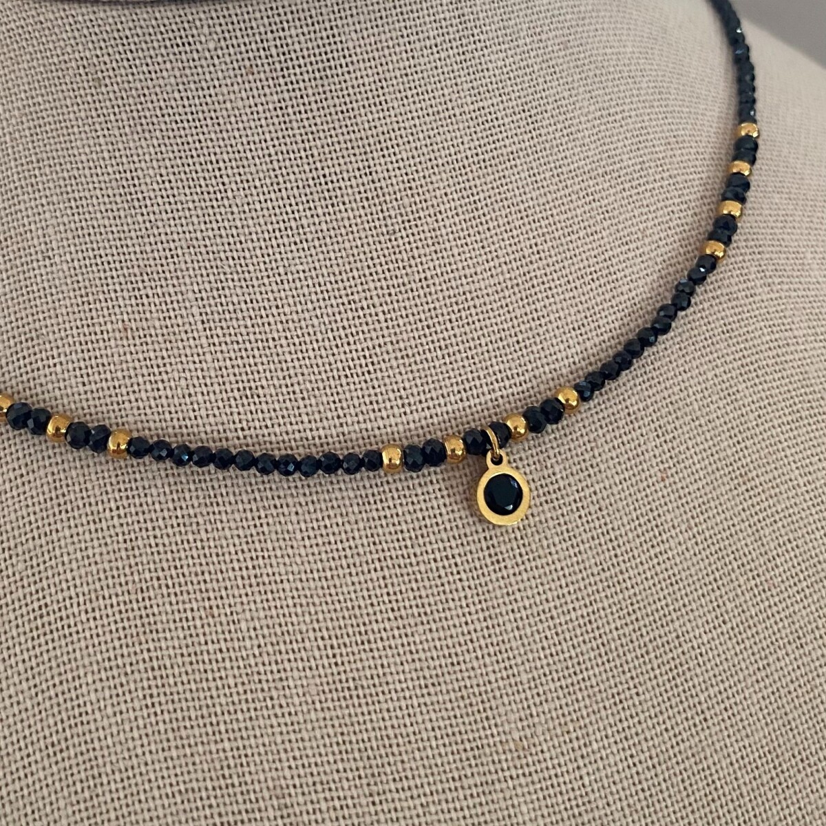 Collar ESPINEL en acero y piedras naturales 