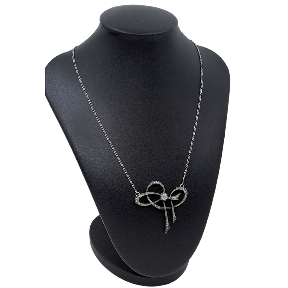 Pendantif De Oro 18 K Con Brillante Y Diamantes Pendantif De Oro 18 K Con Brillante Y Diamantes