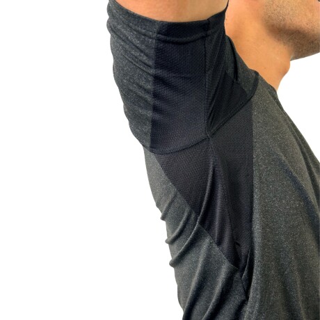 Remera DryFit manga corta - Aventureros Negro