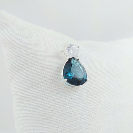 Dije de Plata 925 con Circonias Engarce de 4 puntas