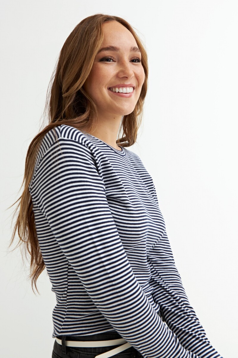 Remera cuello a la base AZUL MARINO