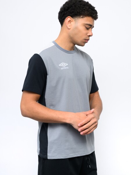 REMERA CUTS Umbro Hombre 025