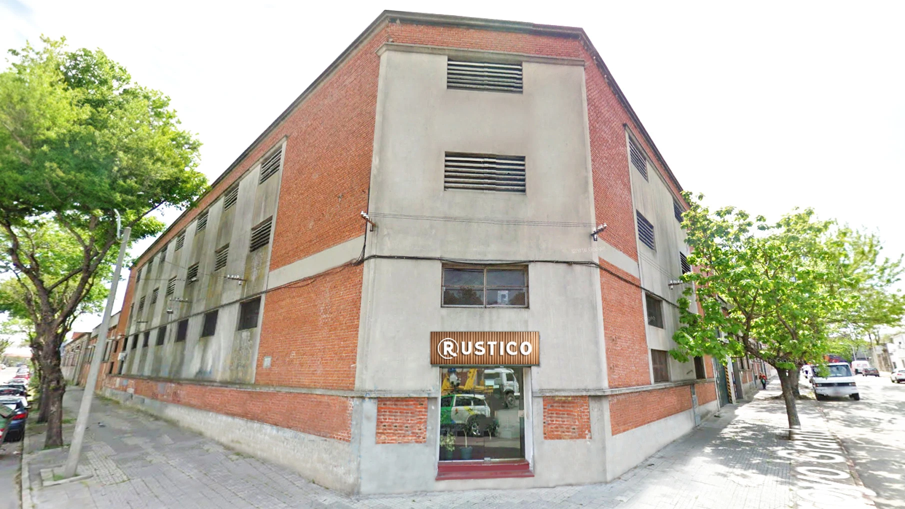 OUTLET - PICK UP CENTER