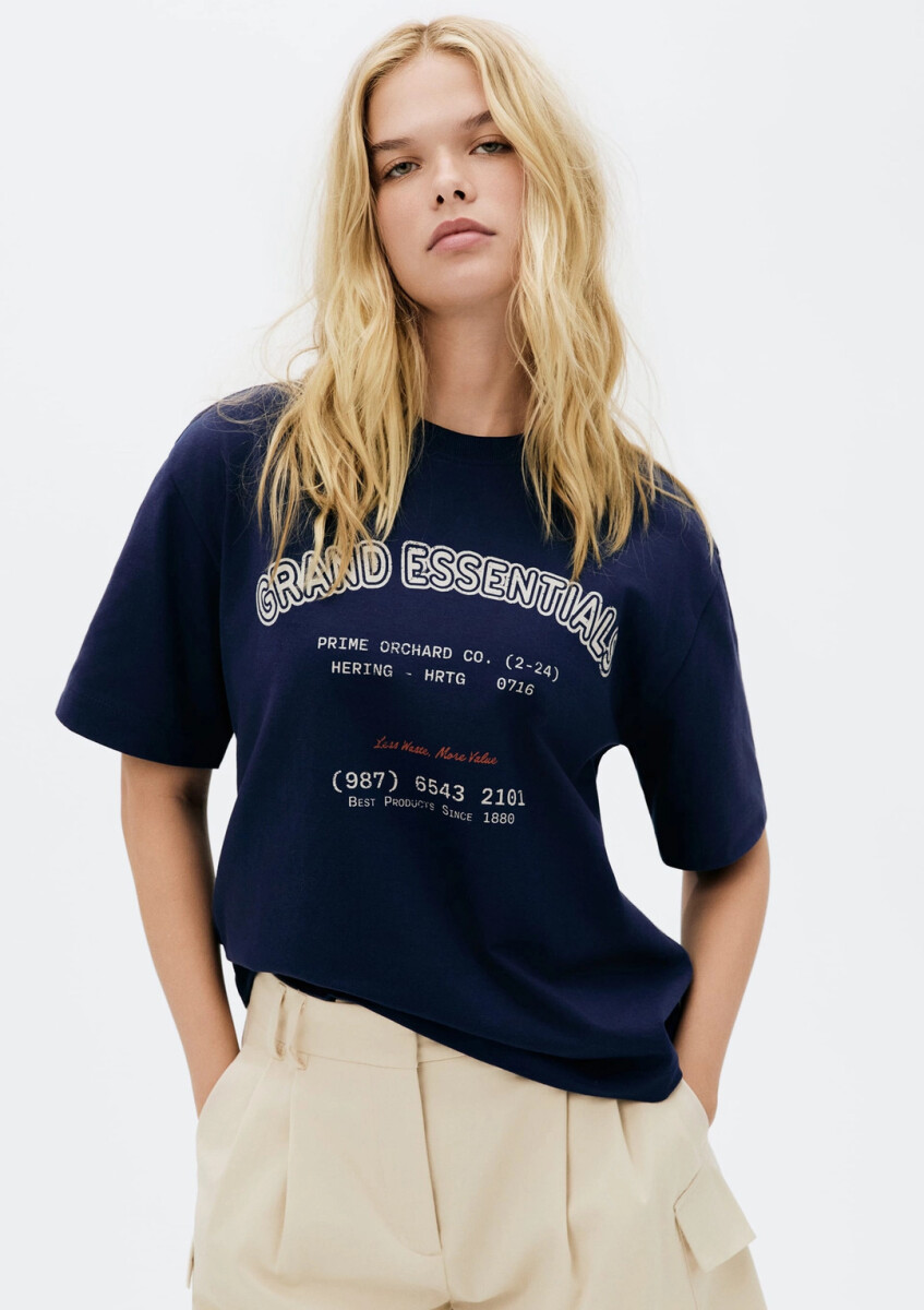 CAMISETA CON ESTAMPA MODELO OVERSIZE - AZUL 