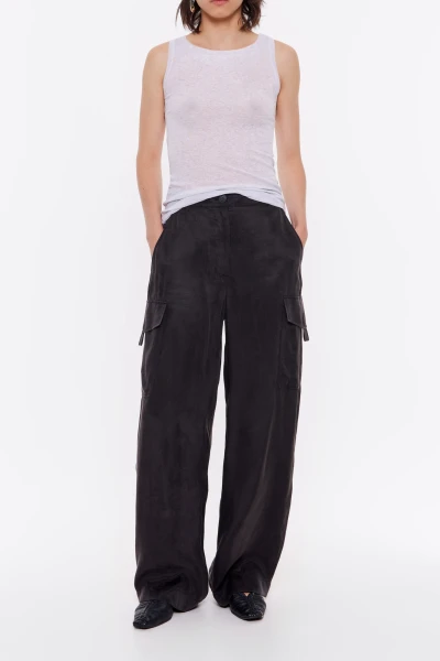 PANTALÓN FLUIDO CARGO Negro