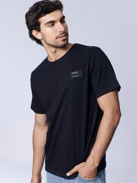 Remera Parche Negro
