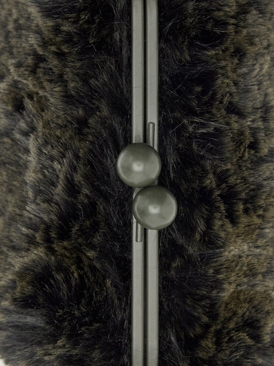 Bolso Efecto Pelo Con Asa De Cadena verde