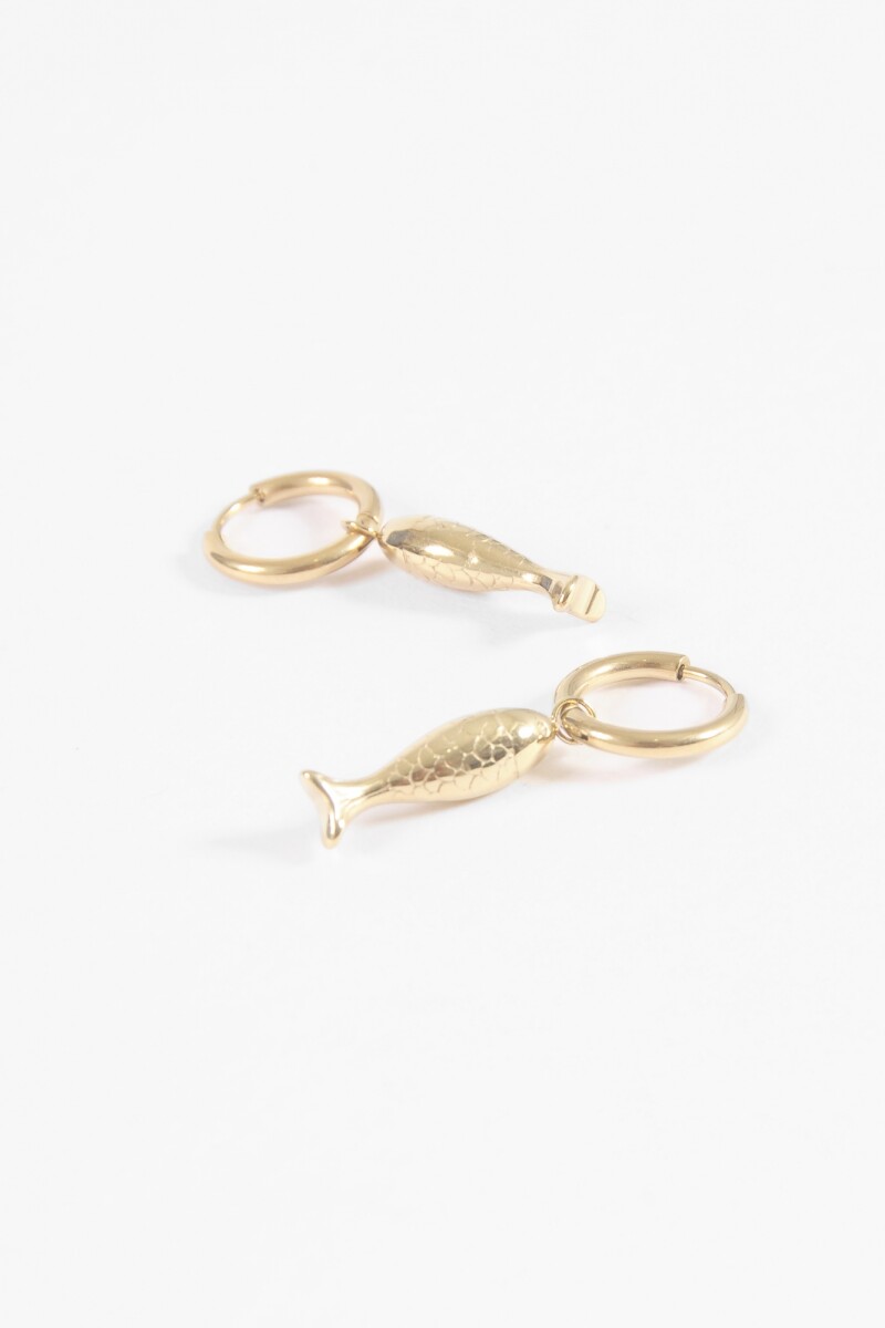 Aros acero con dije fish dorado