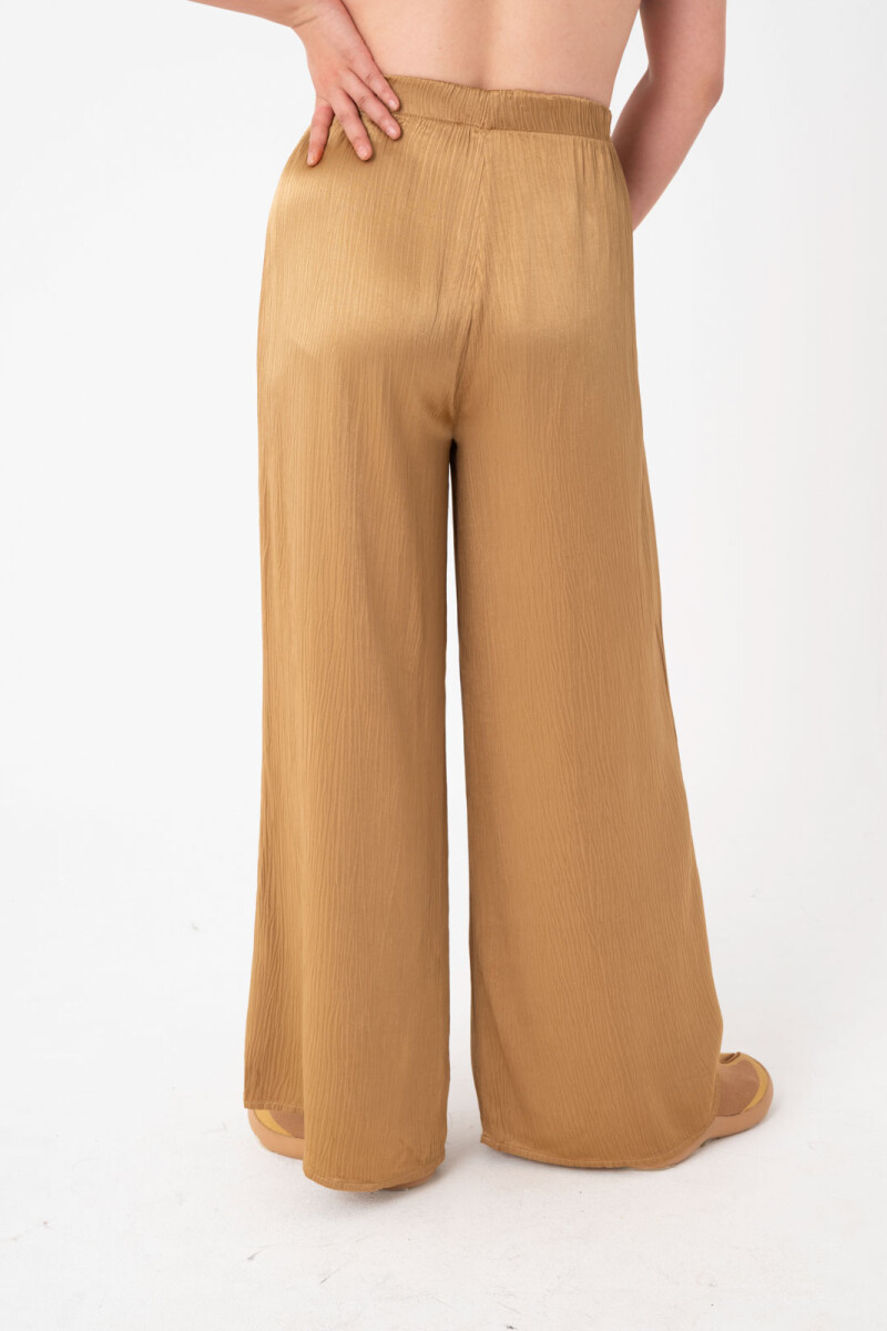 PANTALÓN ARRUGADO Camel