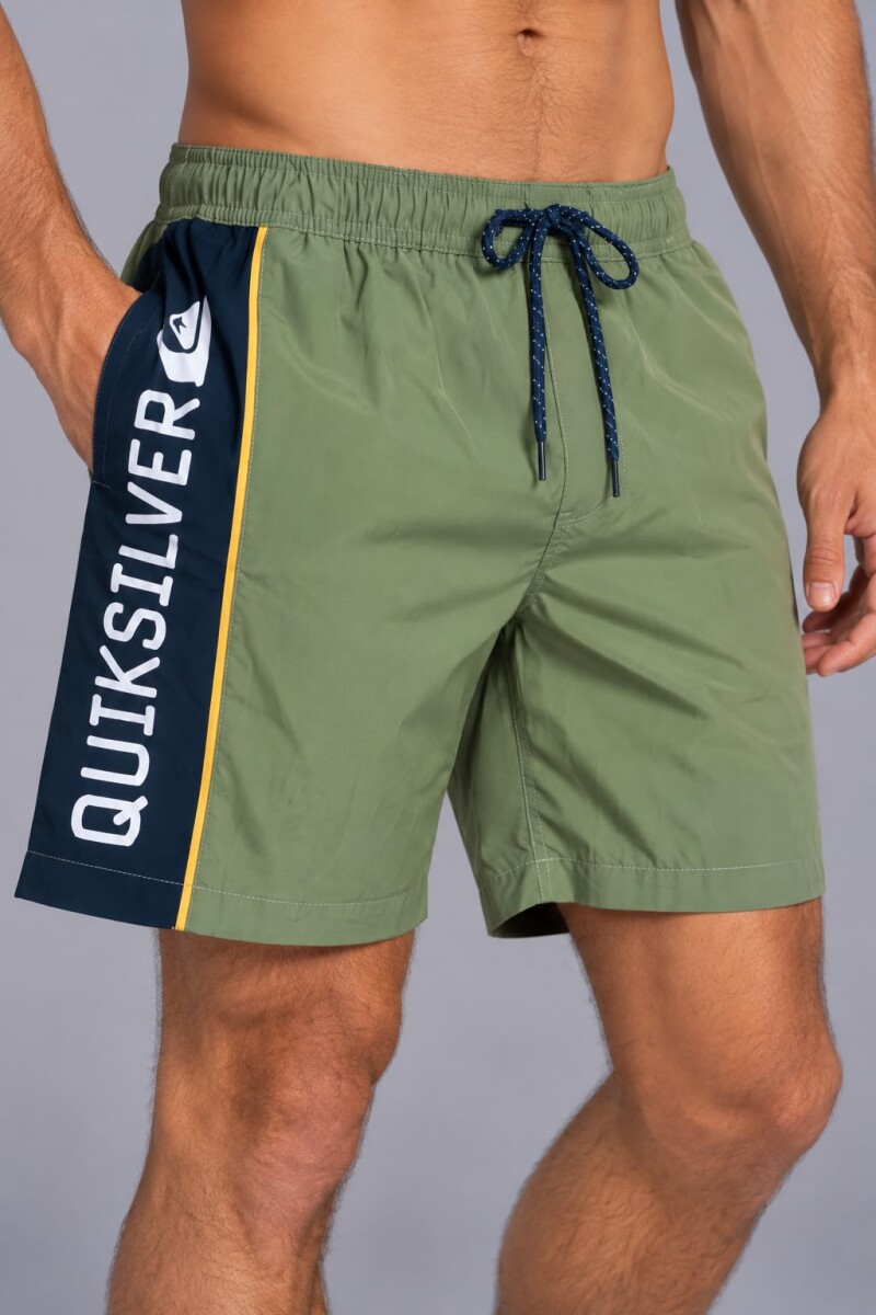 SHORT QUIKSILVER 40551 LOGO - VERDE 