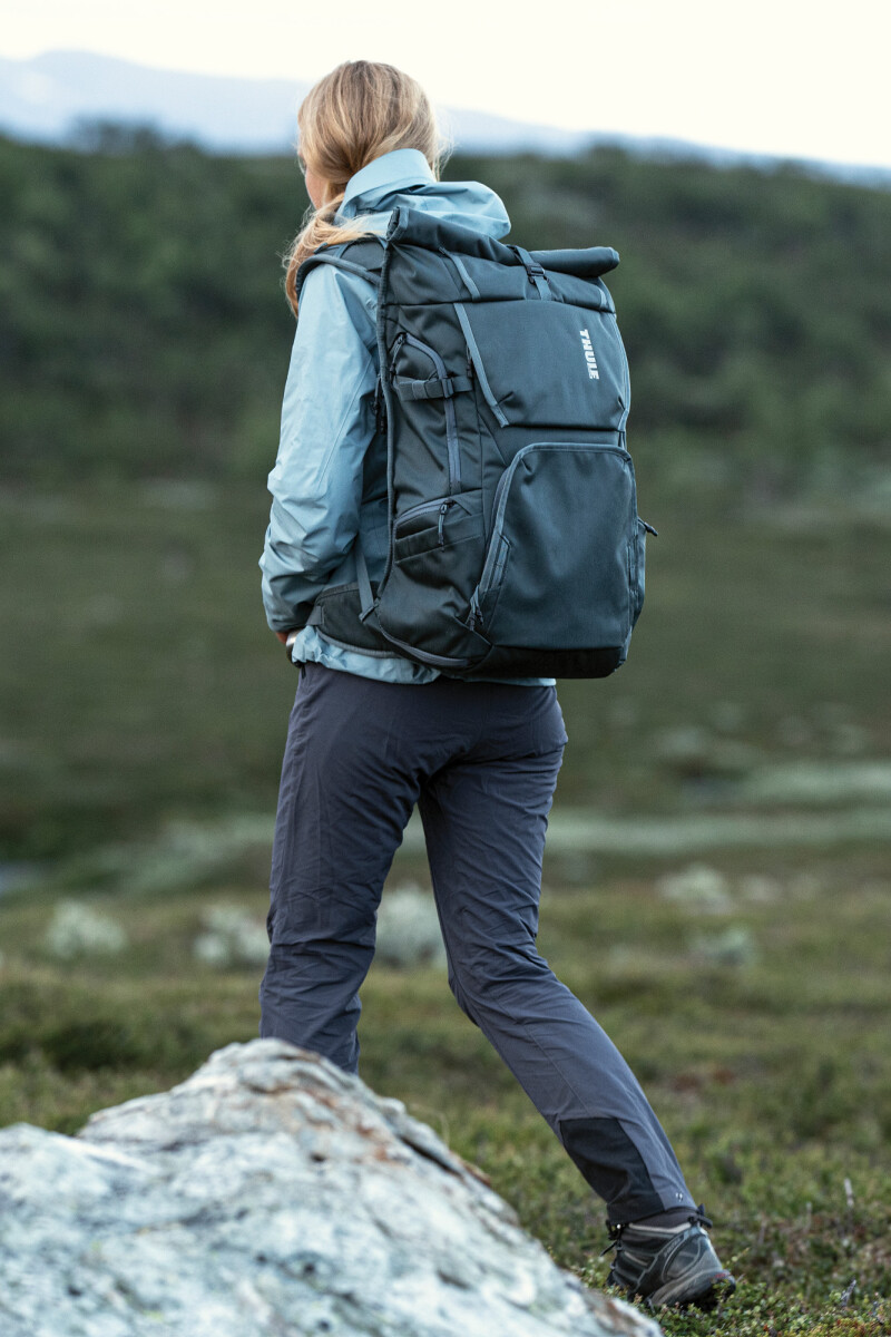 Thule Covert Camera Backpack 32L - Dark Slate Thule Covert Camera Backpack 32L - Dark Slate
