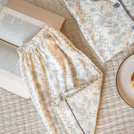 Pijama 3 piezas flores Pijama 3 piezas flores