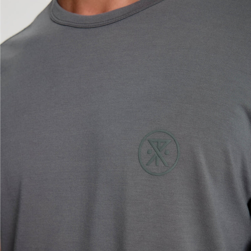 Remera Roark Mathis Active - Gris Remera Roark Mathis Active - Gris
