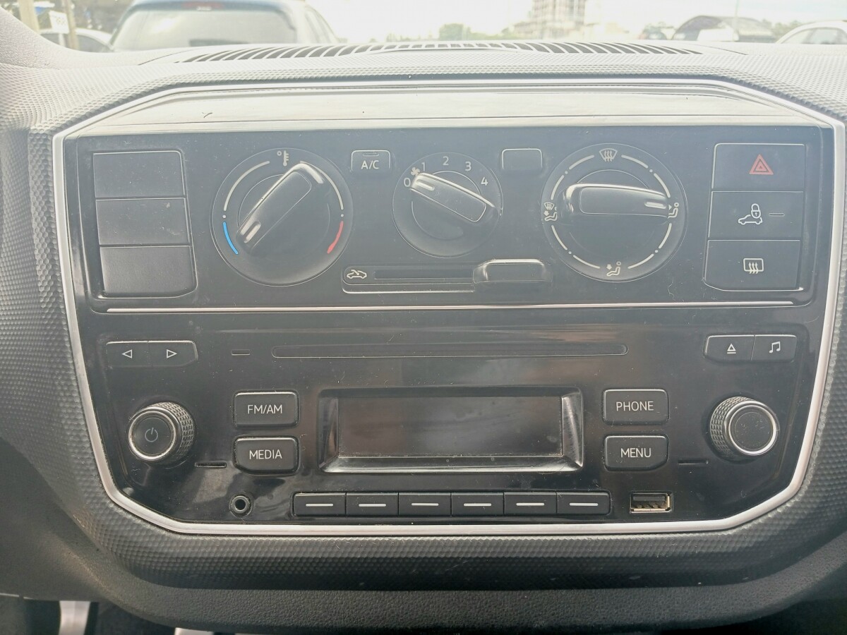 Volkswagen Up Move 1.0 Extra Full | Permuta / Financia Volkswagen Up Move 1.0 Extra Full | Permuta / Financia