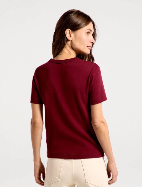 CAMISETA BÁSICA SLIM BORDEAUX